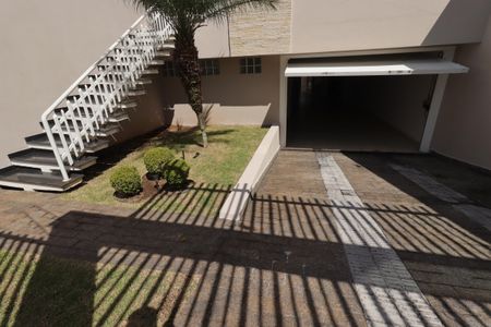 Casa à venda com 354m², 4 quartos e 6 vagasEntrada da Garagem