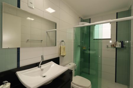 Casa à venda com 354m², 4 quartos e 6 vagasBanheiro Social