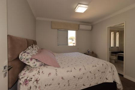 Casa à venda com 354m², 4 quartos e 6 vagasSuíte