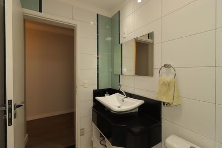 Casa à venda com 354m², 4 quartos e 6 vagasBanheiro Social