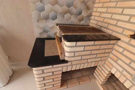Casa à venda com 354m², 4 quartos e 6 vagasÁrea Gourmet - Fogão à lenha