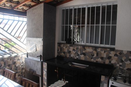 Casa à venda com 123m², 2 quartos e 2 vagasQuintal