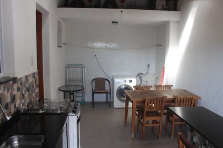 Casa à venda com 123m², 2 quartos e 2 vagasQuintal