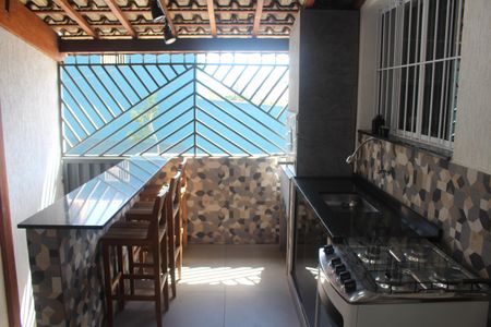 Casa à venda com 123m², 2 quartos e 2 vagasQuintal