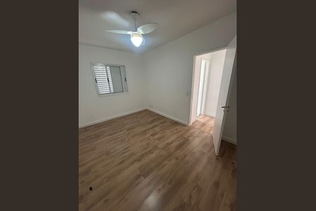 Quarto de apartamento à venda com 2 quartos, 58m² em Jardim Tupanci, Barueri