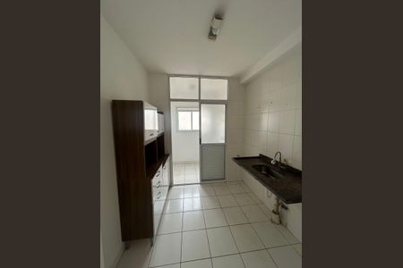 Cozinha de apartamento à venda com 2 quartos, 58m² em Jardim Tupanci, Barueri