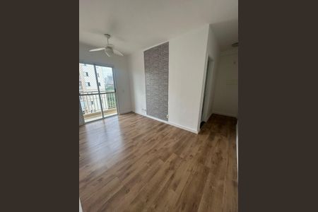 Sala de apartamento à venda com 2 quartos, 58m² em Jardim Tupanci, Barueri