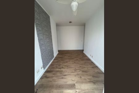 Sala de apartamento à venda com 2 quartos, 58m² em Jardim Tupanci, Barueri