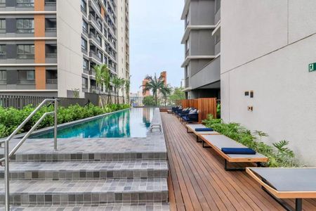 Apartamento à venda com 198m², 3 quartos e 3 vagas Apartamento à venda com 198m², 3 quartos e 3 vagasPiscina