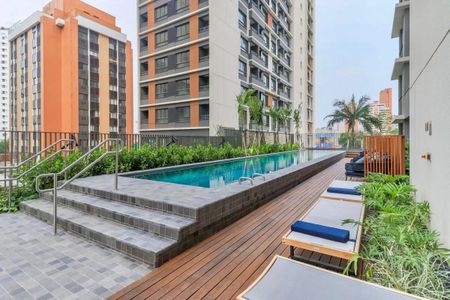 Apartamento à venda com 198m², 3 quartos e 3 vagas Apartamento à venda com 198m², 3 quartos e 3 vagasPiscina