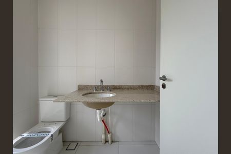 Apartamento à venda com 198m², 3 quartos e 3 vagas Apartamento à venda com 198m², 3 quartos e 3 vagasBanheiro Suíte 2