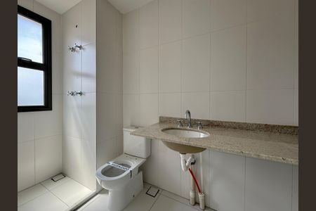Apartamento à venda com 198m², 3 quartos e 3 vagas Apartamento à venda com 198m², 3 quartos e 3 vagasBanheiro Suíte 2