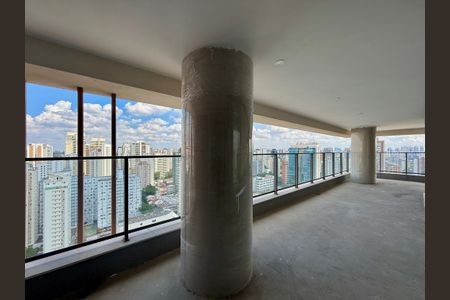 Apartamento à venda com 198m², 3 quartos e 3 vagas Apartamento à venda com 198m², 3 quartos e 3 vagasVaranda