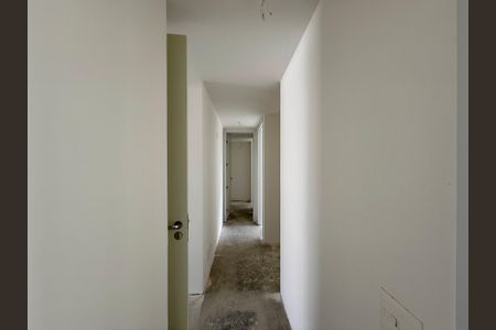 Apartamento à venda com 198m², 3 quartos e 3 vagas Apartamento à venda com 198m², 3 quartos e 3 vagasCorredor Suítes