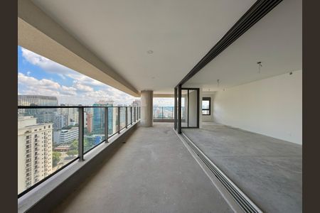 Apartamento à venda com 198m², 3 quartos e 3 vagas Apartamento à venda com 198m², 3 quartos e 3 vagasVaranda