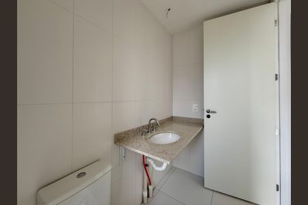 Apartamento à venda com 198m², 3 quartos e 3 vagas Apartamento à venda com 198m², 3 quartos e 3 vagasBanheiro Suíte 2