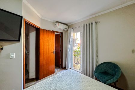 Casa de condomínio à venda com 155m², 3 quartos e 2 vagas Casa de condomínio à venda com 155m², 3 quartos e 2 vagasQuarto 1 - Suíte