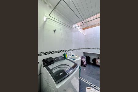 Casa de condomínio à venda com 155m², 3 quartos e 2 vagas Casa de condomínio à venda com 155m², 3 quartos e 2 vagasÁrea de Serviço