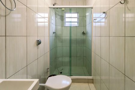 Casa para alugar com 399m², 4 quartos e 6 vagas Casa para alugar com 399m², 4 quartos e 6 vagasBanheiro da Suíte 2