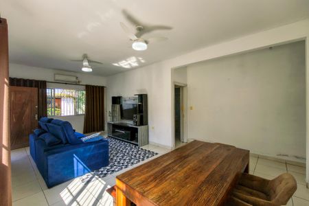 Casa para alugar com 399m², 4 quartos e 6 vagas Casa para alugar com 399m², 4 quartos e 6 vagasSala