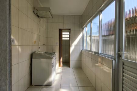 Casa para alugar com 399m², 4 quartos e 6 vagas Casa para alugar com 399m², 4 quartos e 6 vagasÁrea de Serviço