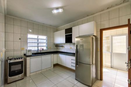 Casa para alugar com 399m², 4 quartos e 6 vagas Casa para alugar com 399m², 4 quartos e 6 vagasCozinha