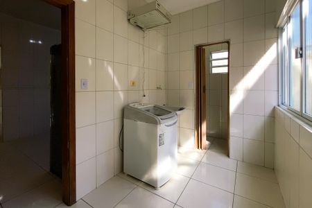 Casa para alugar com 399m², 4 quartos e 6 vagas Casa para alugar com 399m², 4 quartos e 6 vagasÁrea de Serviço