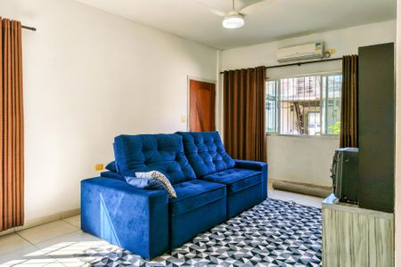 Sala de casa para alugar com 4 quartos, 399m² em Vila Sonia, Praia Grande