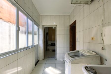 Casa para alugar com 399m², 4 quartos e 6 vagas Casa para alugar com 399m², 4 quartos e 6 vagasÁrea de Serviço