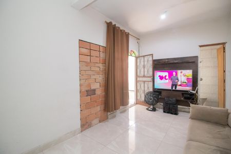 Casa para alugar com 120m², 2 quartos e 1 vaga Casa para alugar com 120m², 2 quartos e 1 vagaSala