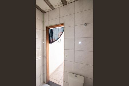 Casa para alugar com 120m², 2 quartos e 1 vaga Casa para alugar com 120m², 2 quartos e 1 vagaBanheiro