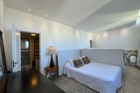 Apartamento à venda com 130m², 3 quartos e sem vagaCobertura 