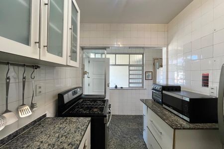 Apartamento à venda com 130m², 3 quartos e sem vagaCozinha