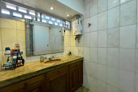 Apartamento à venda com 130m², 3 quartos e sem vagaBanheiro 1
