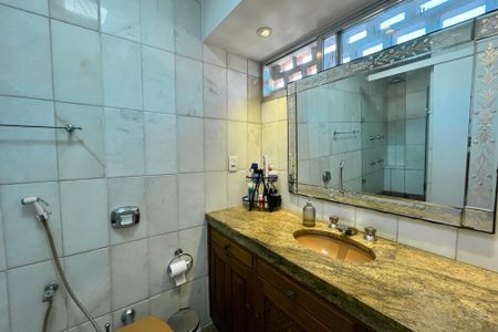 Apartamento à venda com 130m², 3 quartos e sem vagaBanheiro 1