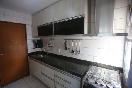 Apartamento à venda com 93m², 3 quartos e 2 vagasCozinha