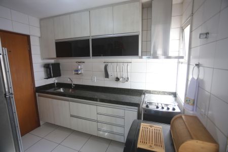 Apartamento à venda com 93m², 3 quartos e 2 vagasCozinha