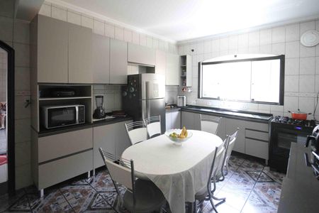 Casa para alugar com 240m², 3 quartos e 3 vagas