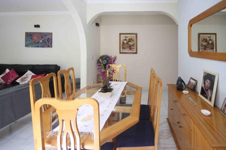 Casa para alugar com 240m², 3 quartos e 3 vagas