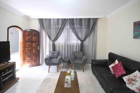 Casa para alugar com 240m², 3 quartos e 3 vagas