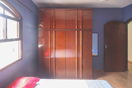 Casa para alugar com 240m², 3 quartos e 3 vagas