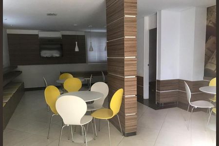 Apartamento para alugar com 50m², 2 quartos e 1 vaga Apartamento para alugar com 50m², 2 quartos e 1 vagaÁrea comum - Salão de festas