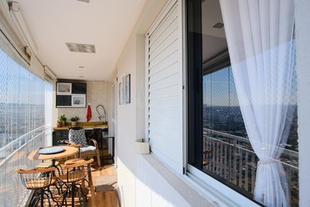 Apartamento à venda com 137m², 3 quartos e 2 vagasVaranda