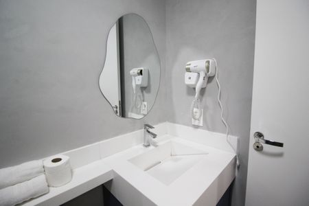 Apartamento para alugar com 26m², 1 quarto e sem vaga Apartamento para alugar com 26m², 1 quarto e sem vagaBanheiro