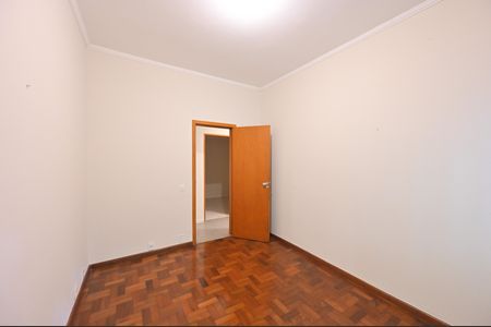 Casa à venda com 353m², 8 quartos e 7 vagasQuarto 3