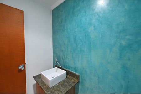 Casa à venda com 353m², 8 quartos e 7 vagasBanheiro Social