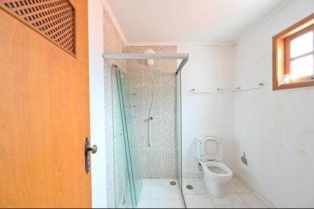 Casa à venda com 353m², 8 quartos e 7 vagasBanheiro da Suíte 2