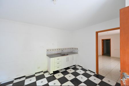 Casa à venda com 353m², 8 quartos e 7 vagasCozinha da Edícula