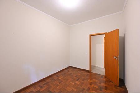 Casa à venda com 353m², 8 quartos e 7 vagasQuarto 3