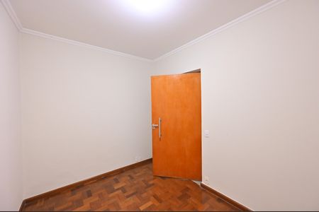 Casa à venda com 353m², 8 quartos e 7 vagasQuarto 2